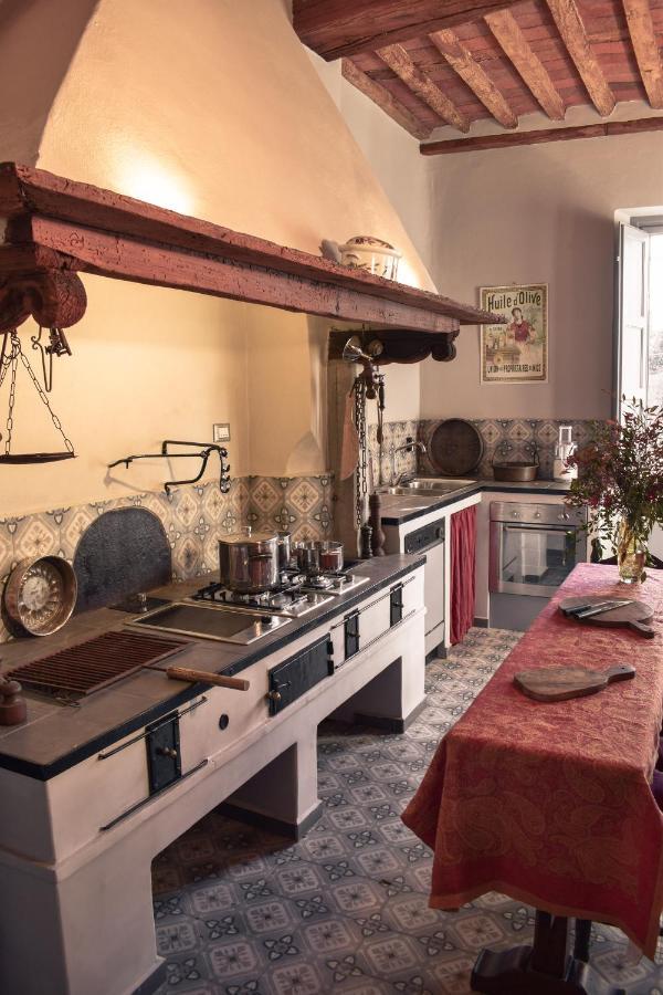 Il Carmine Charme & Terrace With Ac Apartment Lucca Luaran gambar
