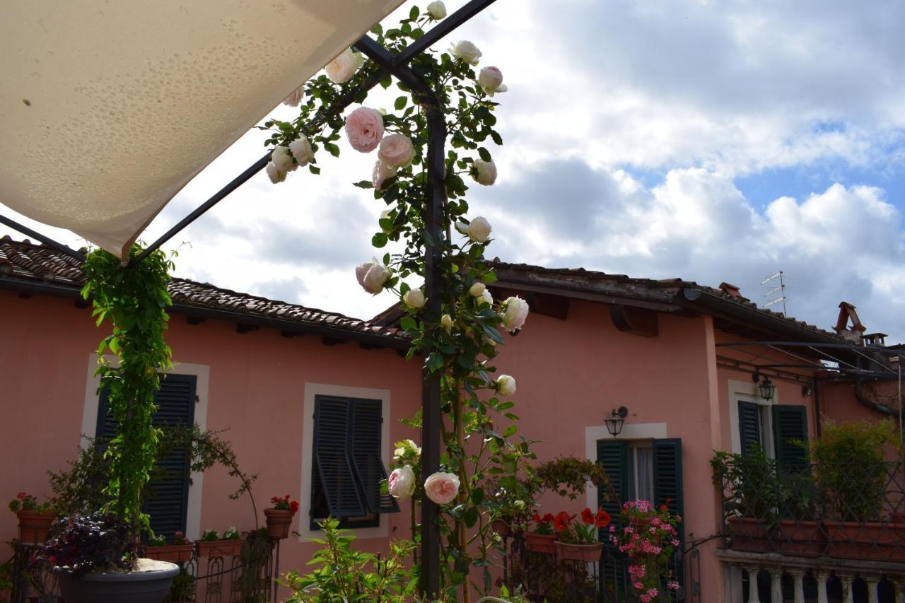 Il Carmine Charme & Terrace With Ac Apartment Lucca Luaran gambar